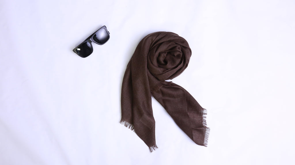Ultra-thin brown scraf